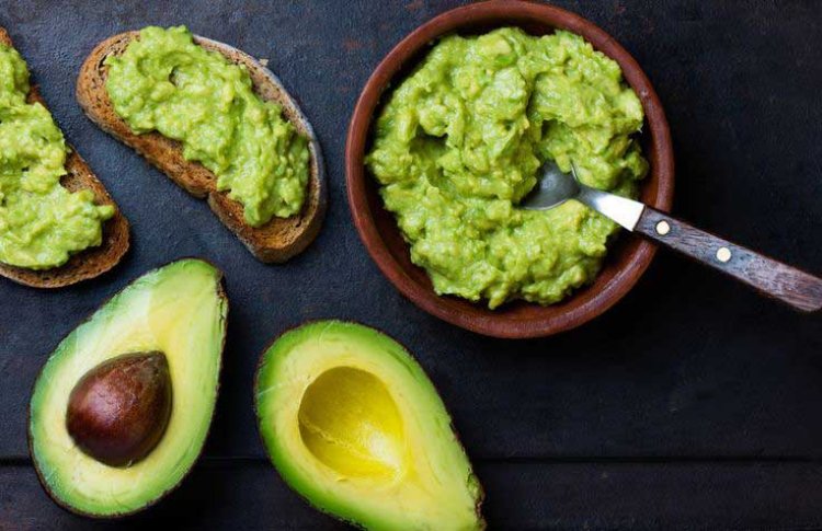 10 Reasons Why You Should Eat An Entire Avocado Every Day