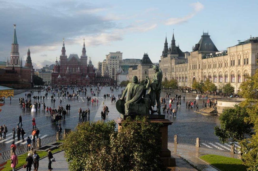 Top 10 Famous City Squares in the World Today
